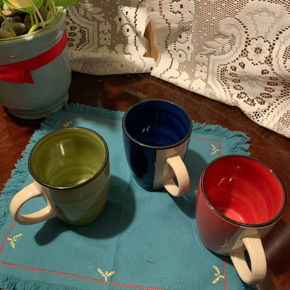 ✨⚡️💥Gibson Home China 4.25" Stoneware Coffee Mugs Set of 3 Red Green Blue Swirl - Picture 2 of 6